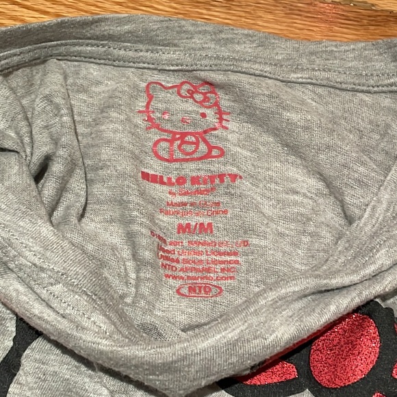 Hello Kitty 3/4 Sleeve Knot detail top - Picture 3 of 4